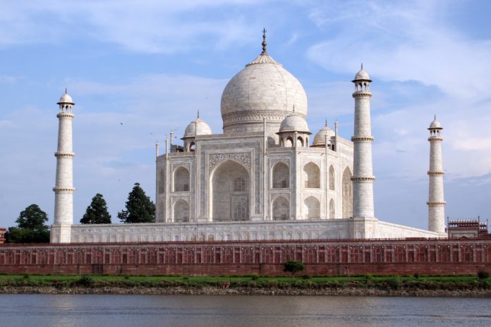 taj-mahal-and-agra-red-fort-reopen-from-21-september