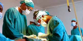 ayurvedic-doctors-allow-surgery