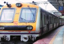 Students-children-below-18-years-allowed-to-travel-in-local-trains-news-update