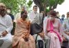 priyanka-gandhi-met-women-in-lakhimpur-kheri-who-manhandled-during-block-pramukh-election-news-update