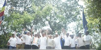 कॅनडा सारखा देश अमेरिकेच्या धमक्यांना घाबरत नाही, नरेंद्र मोदी का घाबरतात? सरसंघचालकांनी १५ दिवसात नरेंद्र मोदींना जाब विचारावा: ॲड. प्रकाश आंबेडकर A country like Canada does not fear America's threats; why, then, does Narendra Modi? The Sarsanghchalak must demand an explanation from Narendra Modi within 15 days: Adv. Prakash Ambedkar.