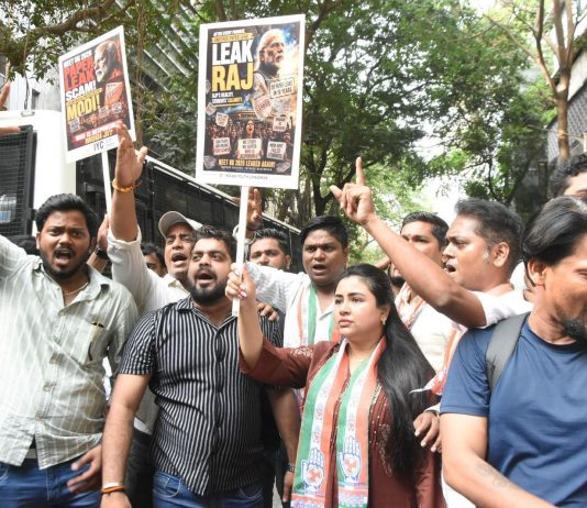Intense agitation by Mumbai Youth Congress against the BJP government in the case of 'NEET' paper leak