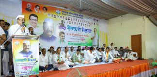 देशाचा कारभार ‘बंच ऑफ थॉट’नुसार चालतो; दिल्लीतील सरकार ‘हम दो, हमारे दो’साठी; शेतकरी प्रश्न, महागाई, बेरोजगारीवर पंतप्रधान मोदी गप्प The country is governed according to a ‘Bunch of Thoughts’; the Delhi government serves the ‘Hum Do, Hamare Do’ agenda; Prime Minister Modi remains silent on farmers' issues, inflation, and unemployment.