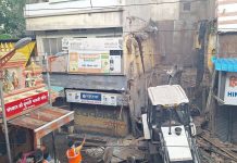 Chhatrapati Sambhajinagar: Municipal Corporation’s bulldozer targets dangerous buildings; 10 buildings razed in two days.