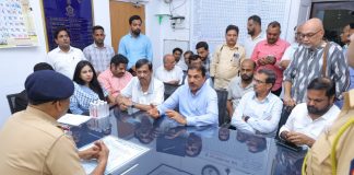 Register cases against the Mumbai Police for forcibly rounding up tribal students: Naseem Khan