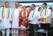 aditi-pohare-ravindra-nagargoje-congress-entry