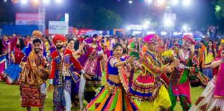 While farmers are left distressed by the drought, the ruling BJP leaders are busy with ostentatious 'events'—squandering 100 crore rupees on a Garba event: Atul Londhe